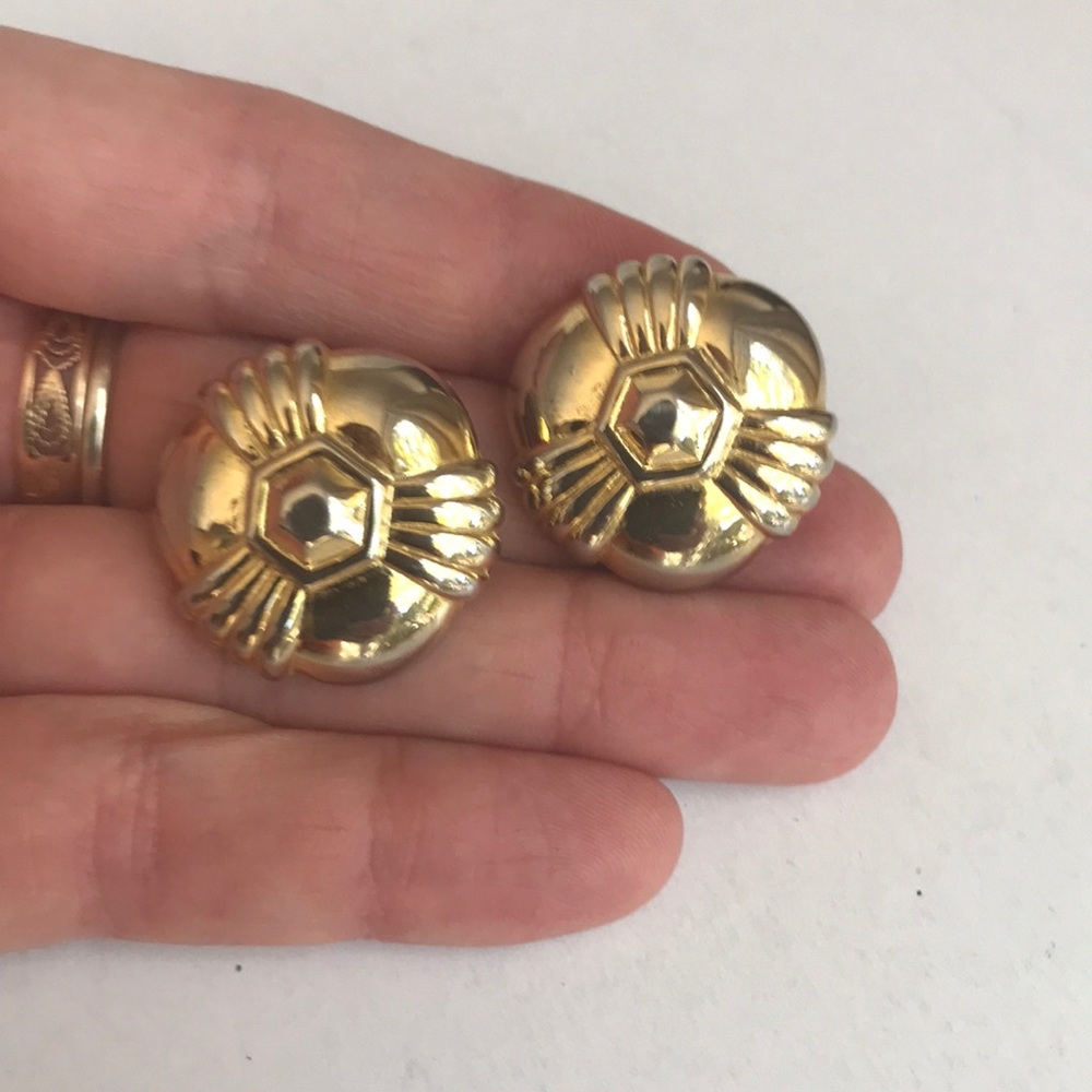 Vintage gold Liz Claiborne clip on earrings